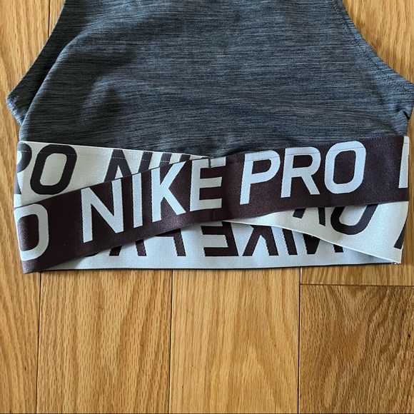 Nike Pro sports bra - Picture 3 of 4